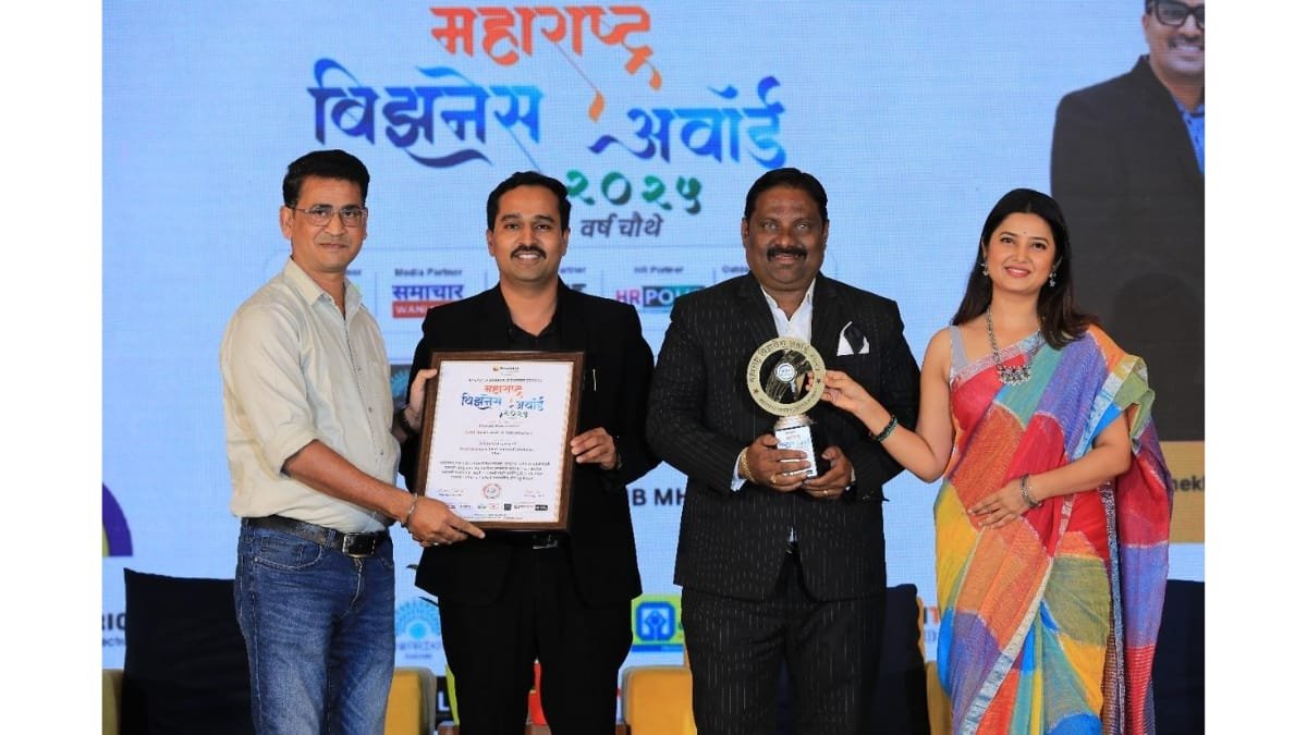 Er. Chandrashekhar Dange & Mr. Ajit Jadhav of CDIL Real Estate & Infrastructure Honored as Best Developers of Premium Farmhouse Plots at Maharashtra Business Awards 2025